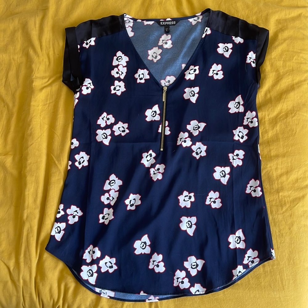 Navy Blue top with flowers, size small, from Express